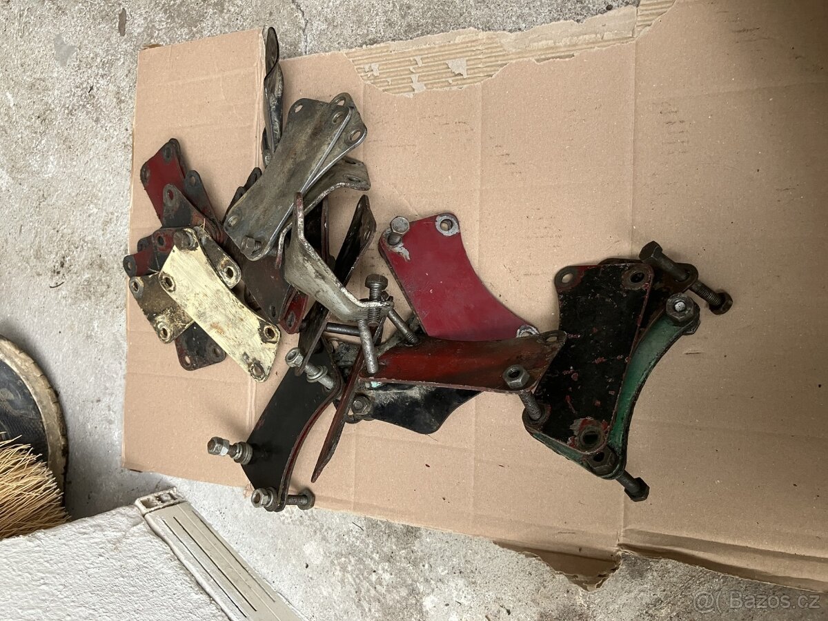 jawa kývačka panelka držáky motoru