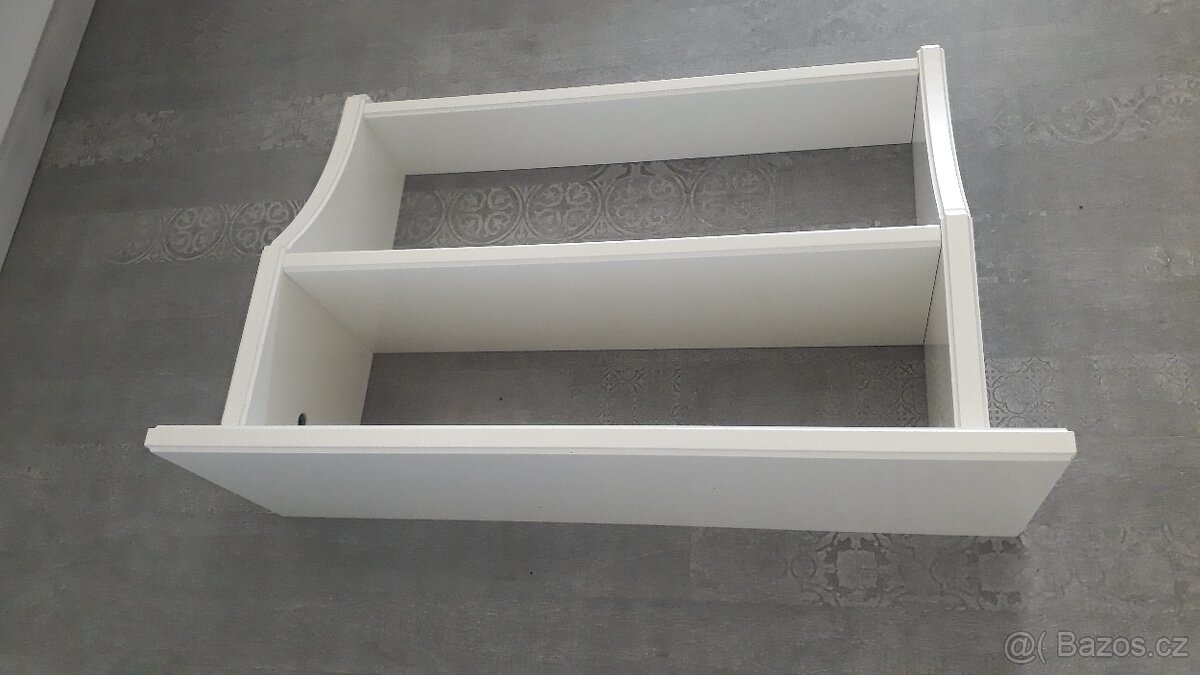 Polička Ikea