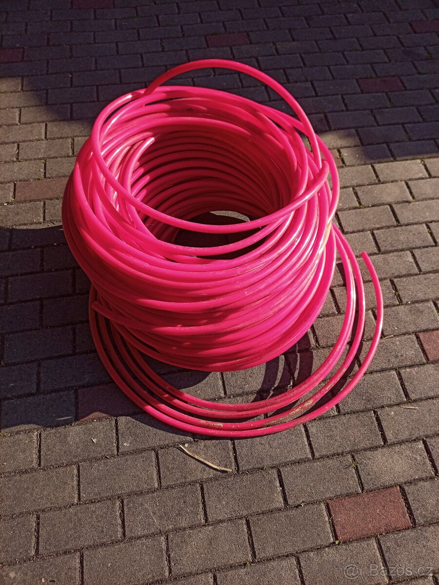 Prodám trubku pro podlahové topení
