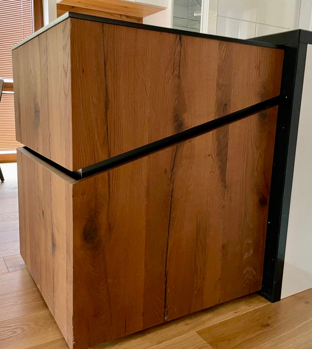 Odkládací designový stůl “kostka”