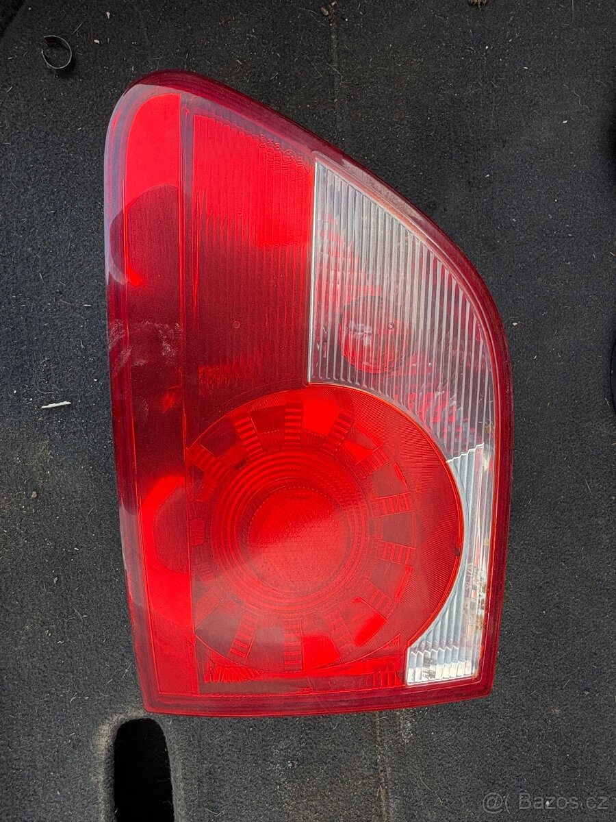 Seat Altea XL 2007 zadní světlo levé vnitřní 5P8945093D