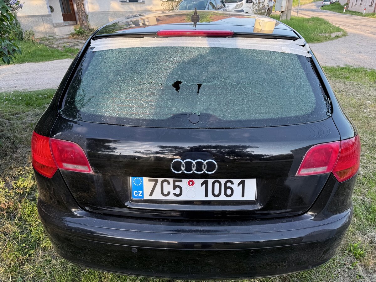 Audi a3 8p páté dveře