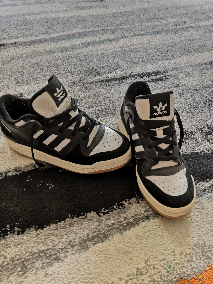 Tenisky Adidas Forum Low Classic