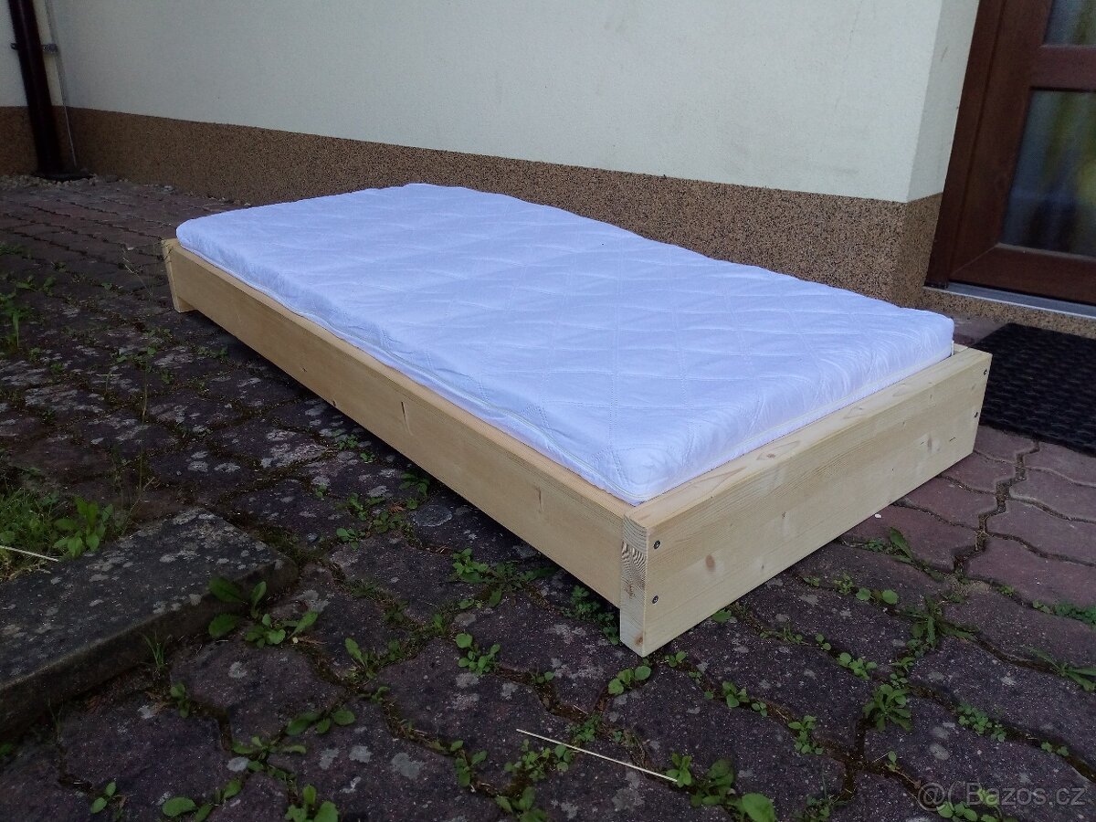 Dětská postel s matrací
