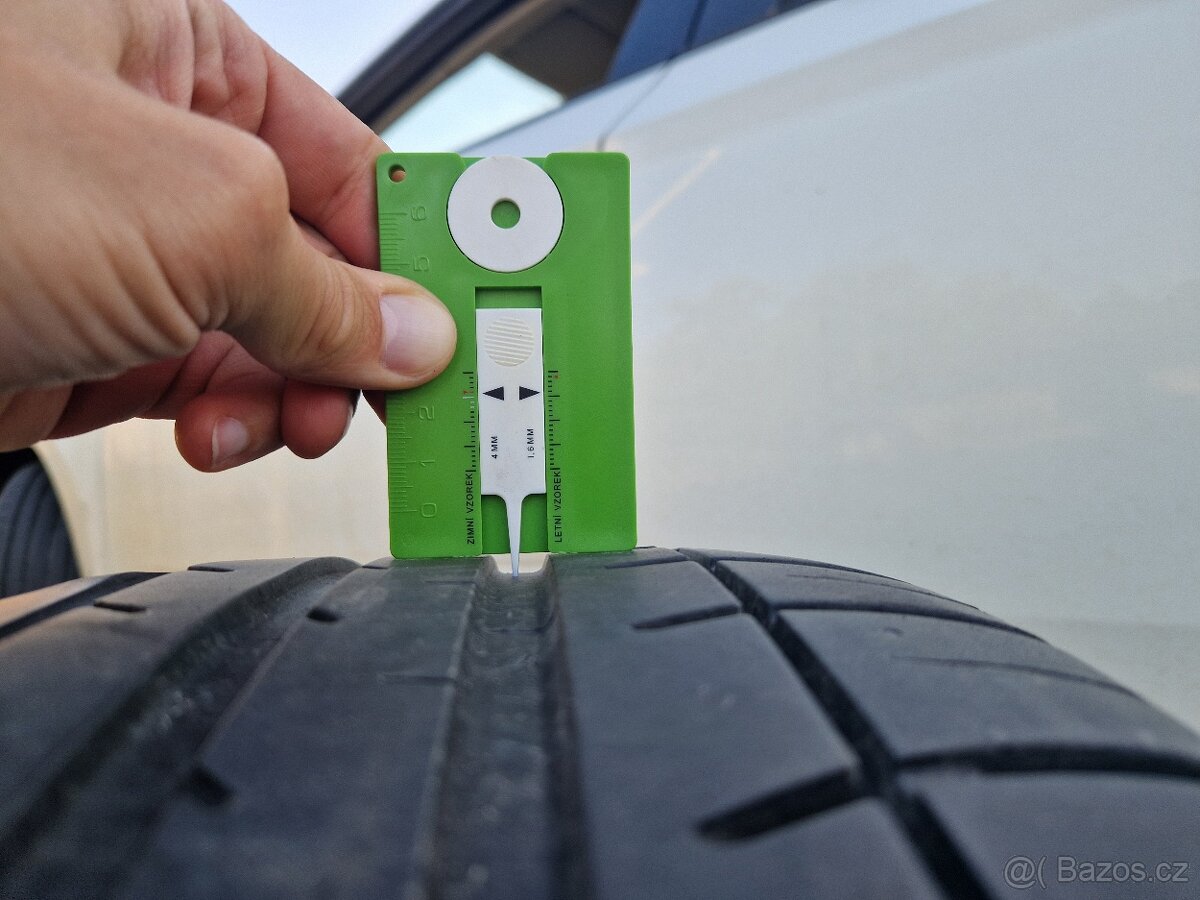 4x letní pneu 225/45 R17, cena za celou sadu 1000Kč