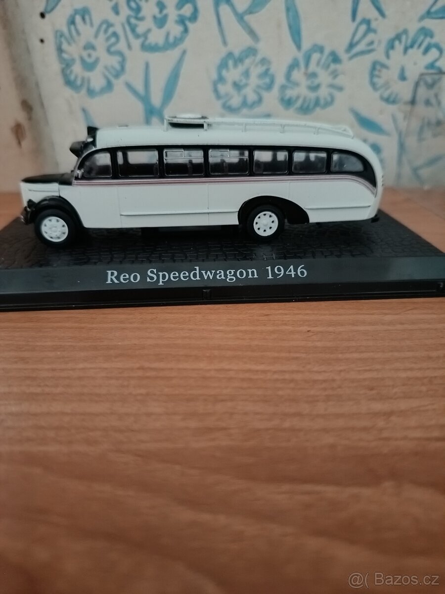 Model autobusu Reo speedwagon 1946