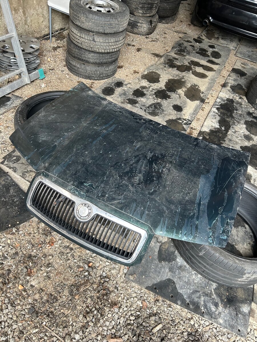 Škoda Fabia kapota