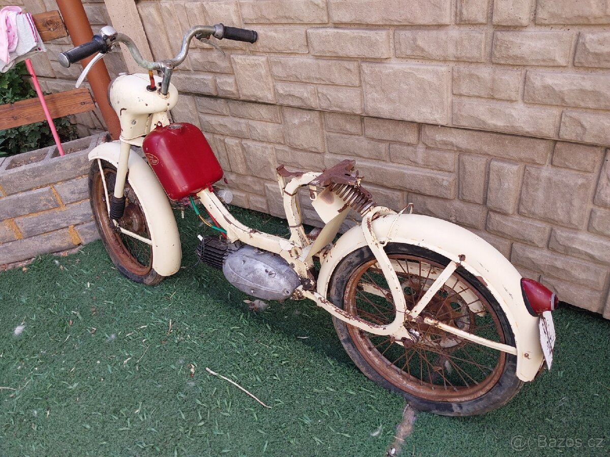 Jawa 550 pařez