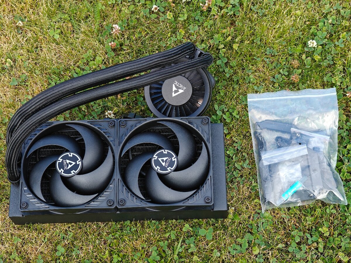 Vodní chlazení ARCTIC Liquid Freezer III - 240