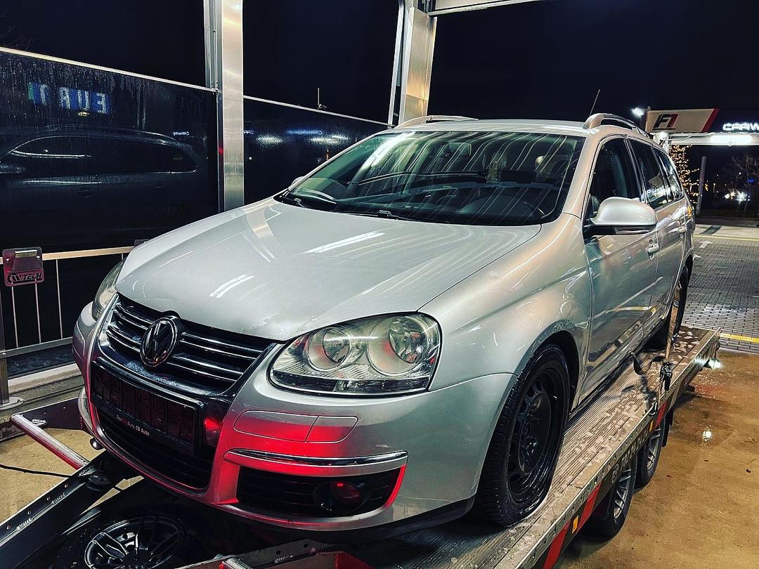 Náhradní díly VW Golf 5 kombi r.v. 2009 BLS JCR LA7W