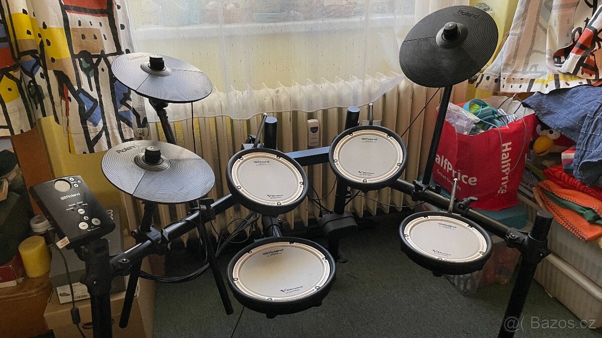 Roland - TD-1DMK - elektrické bicí + šlapák Pearl