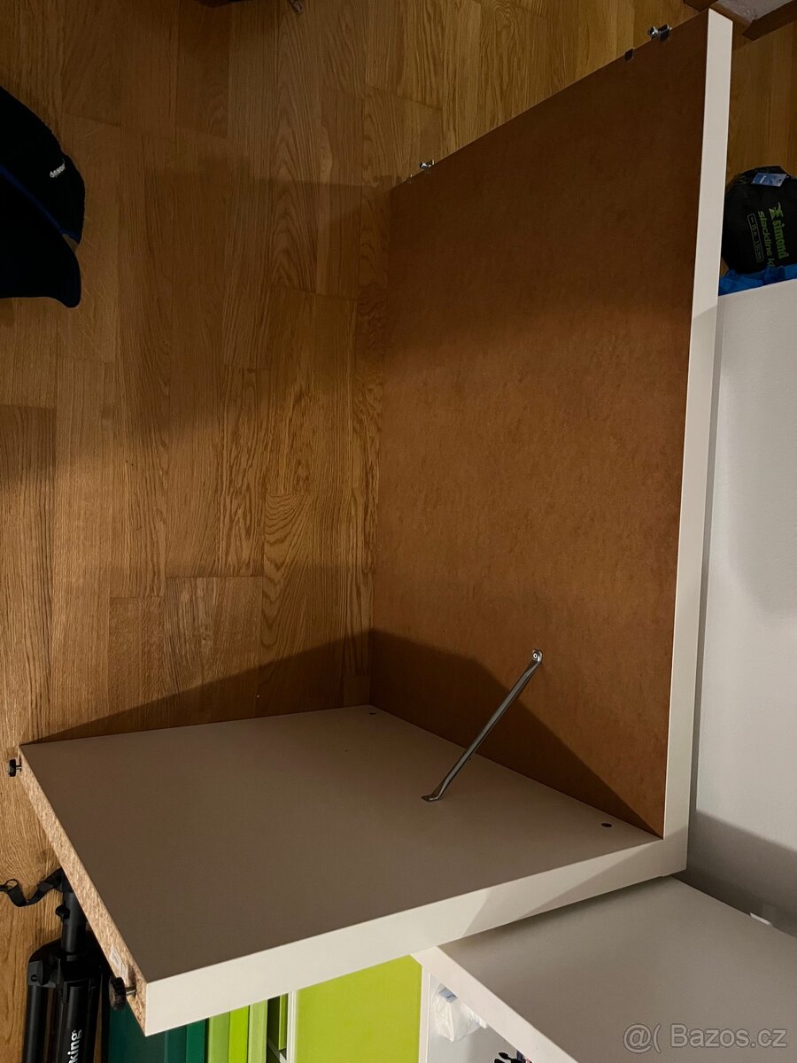 Ikea psaci stul k uloznemu prostoru