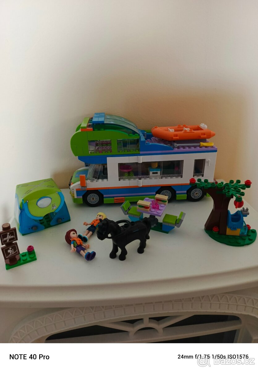 Lego Friends "Mia a její karavan"