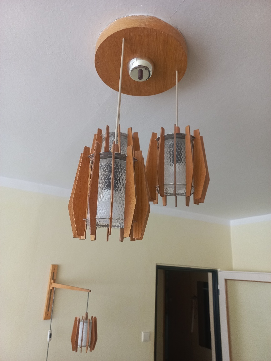 Centrální světlo + nástěná lampa