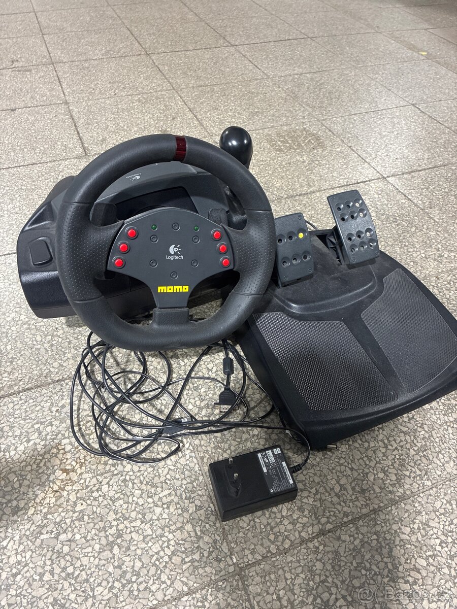 Logitech MOMO Racing