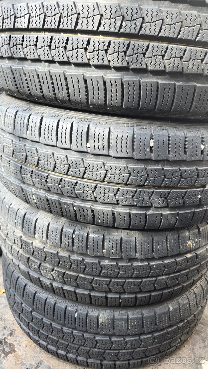 Sada zimních pneu Nexen WinGuard WT1 215/65 R16C