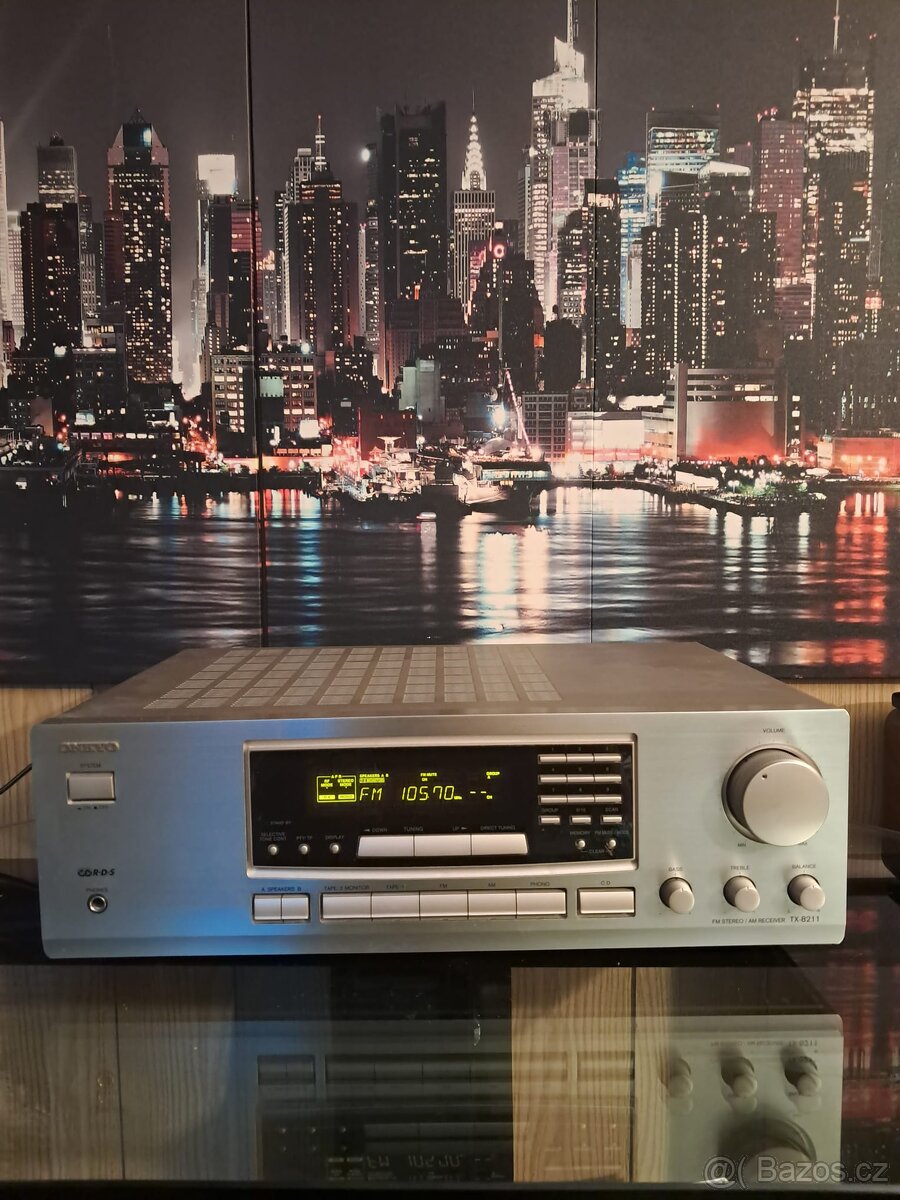 Receiver ONKYO TX-8211