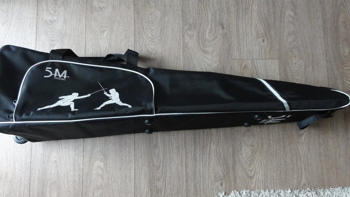 Lehká kolečková taška 5M logo E jednooddílová W074-1E