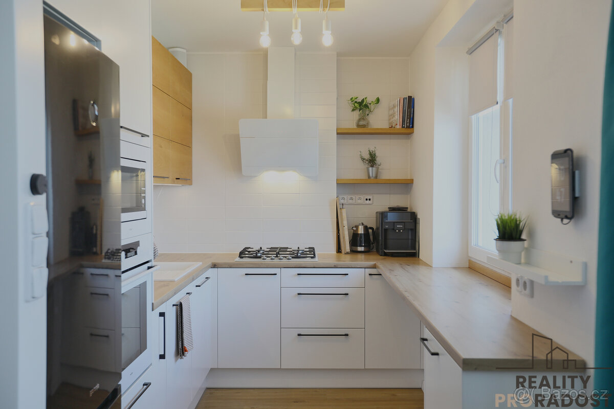 REZERVACE: Na prodej byt 3+kk s lodžií v Holešově, možnost g