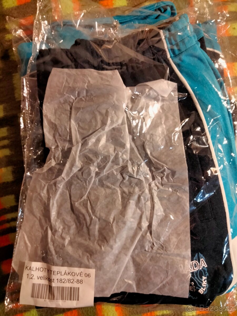 Kalhoty sportovní. Nové, nepoužité bez poškození