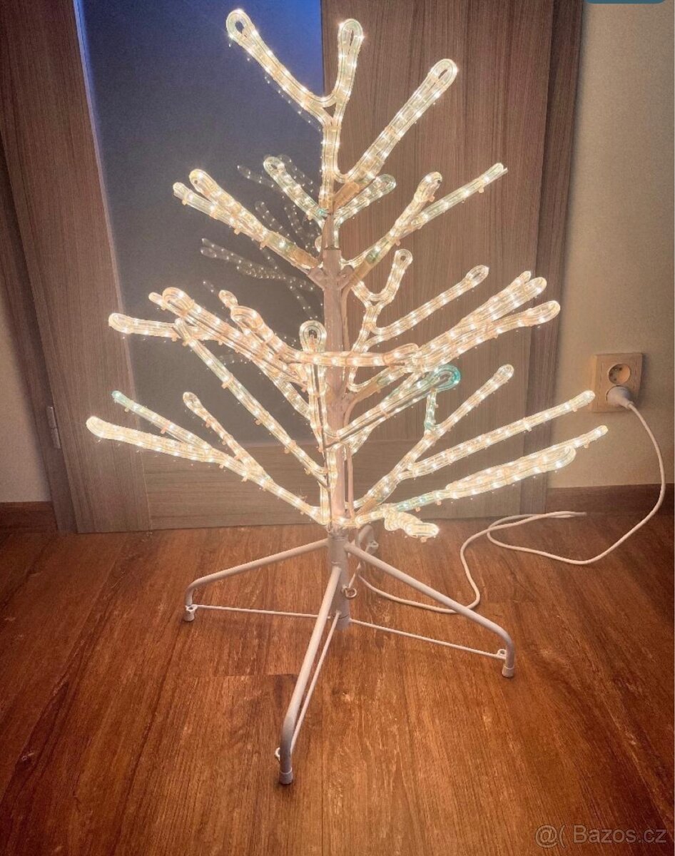 Svítící vánoční stromeček