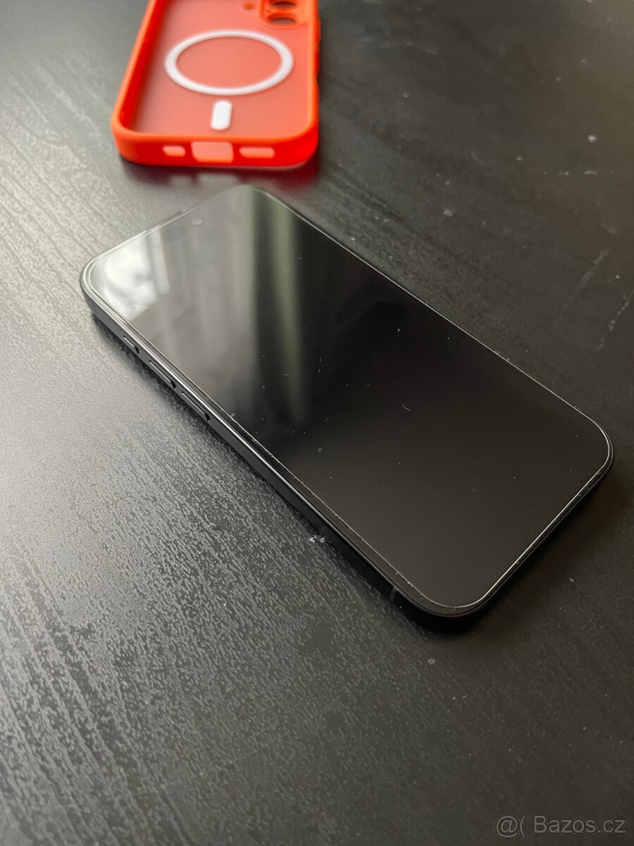 Iphone 16 128GB černý