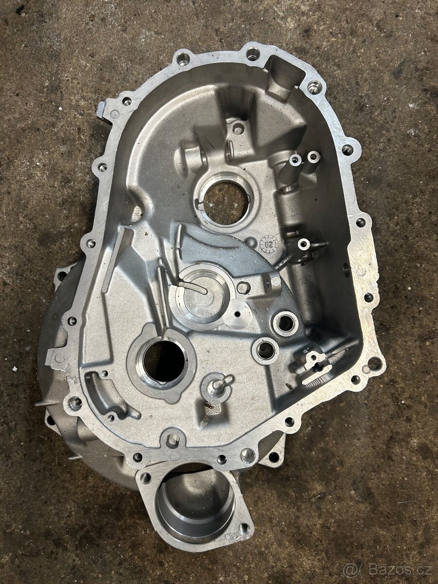 Převodovka Škoda  002301107J