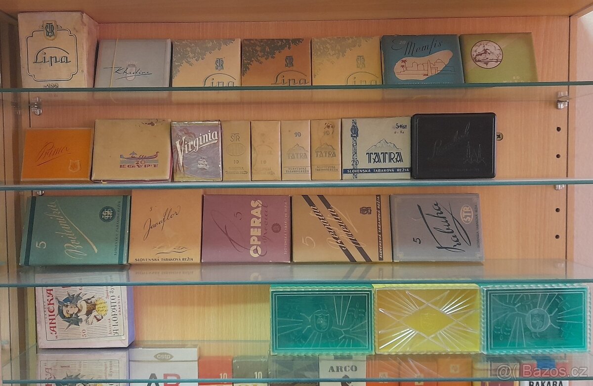 Staré cigarety, tabak, doutniky