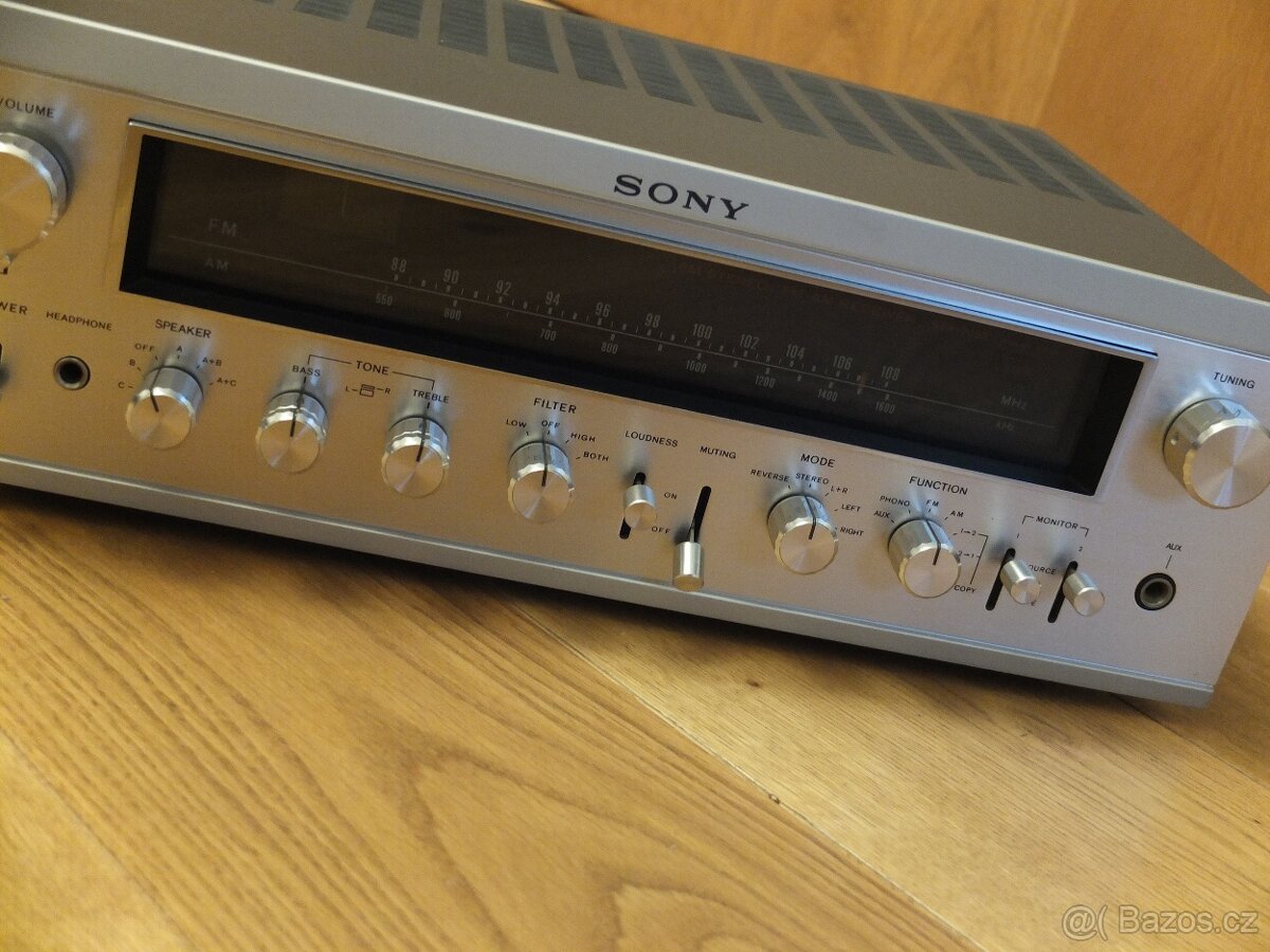 SONY STR-7055 FM/AM stereo přijímač (1972-76)