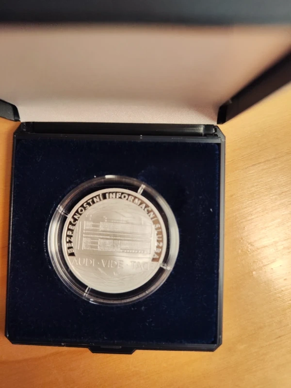 100 Kč stříbrná pamětní mince "Bezpečnostní informační služ