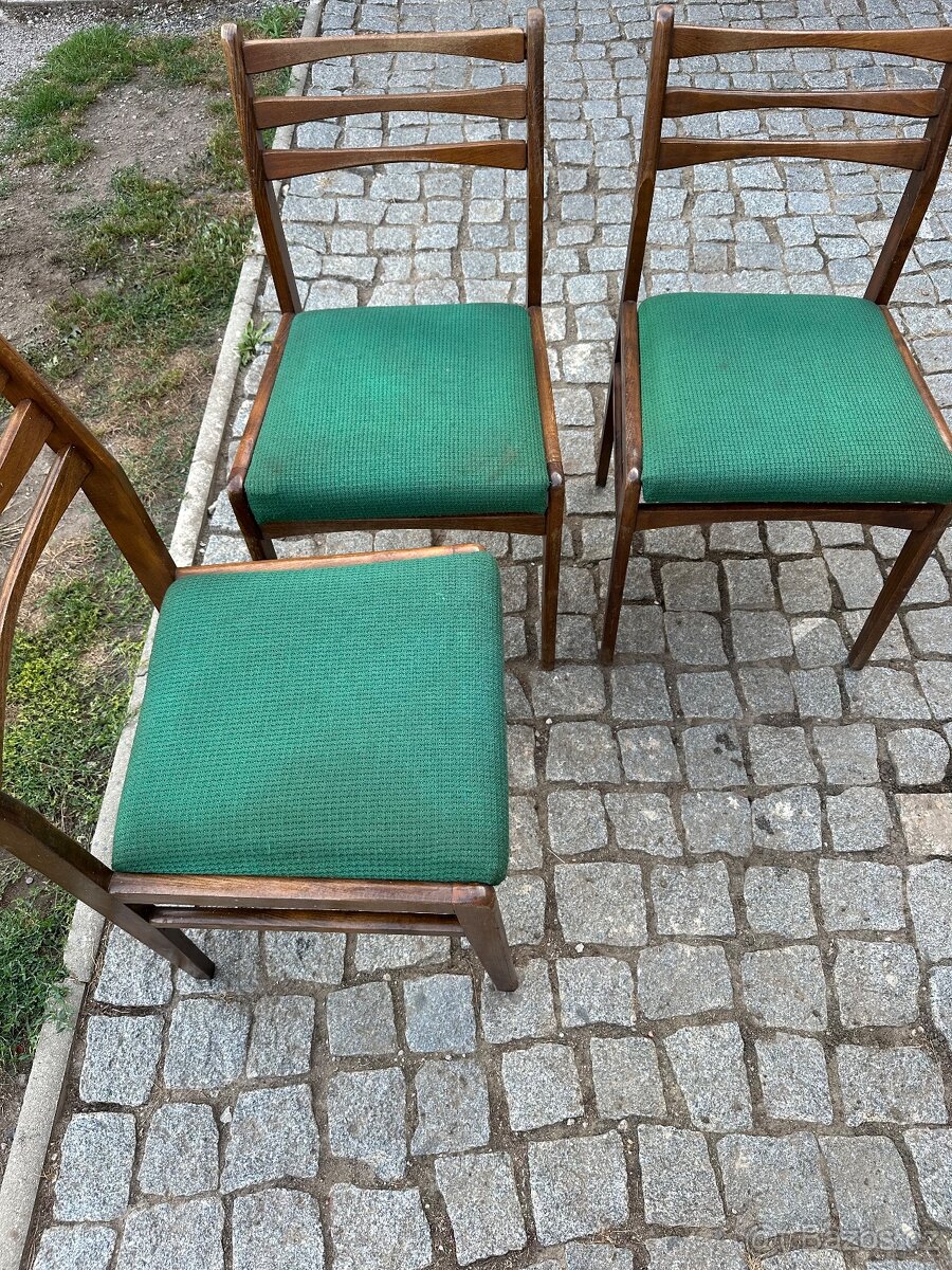 Retro dřevěné židle