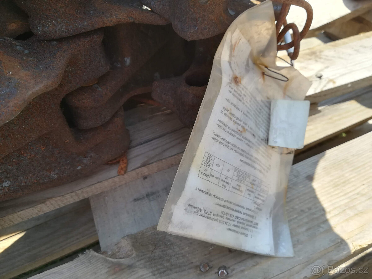 Čepy pásu, články i kompletní pásy DT-75