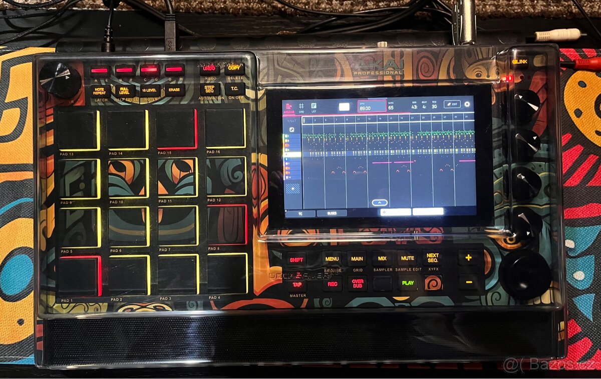 AKAI MPC LIVE II + 2TB SSD + DECKSAVER (záruka)