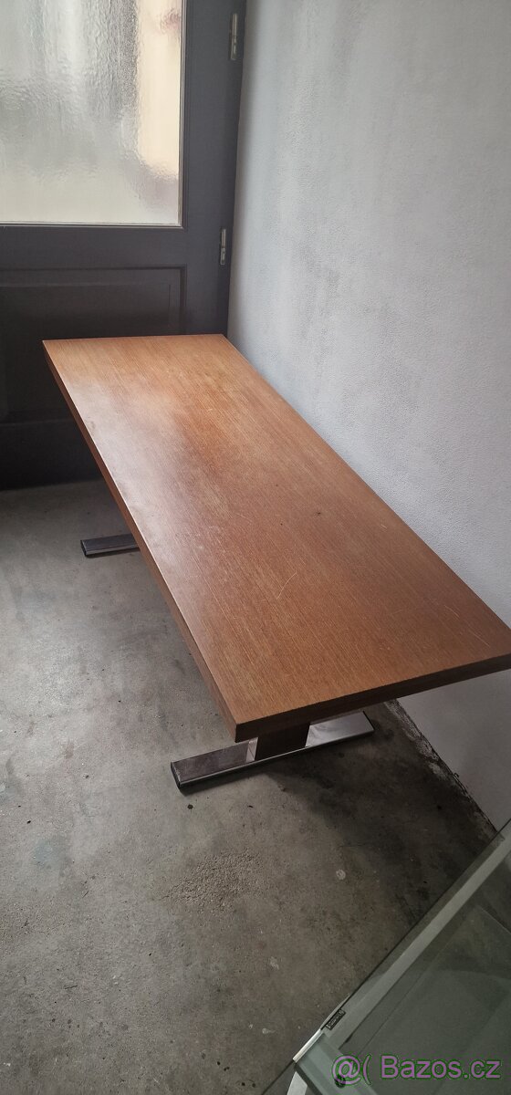 Prodám stůl konferenční