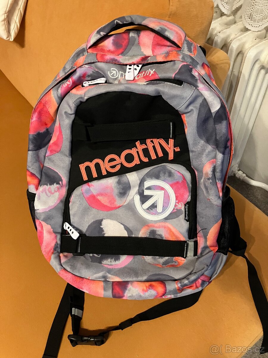 Dívčí batoh MEATFLY 22 litrů