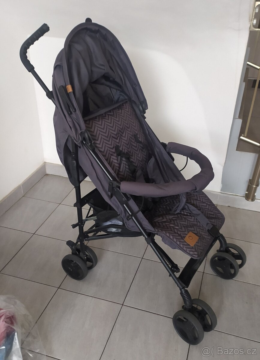 Kočárek golfový Lionelo