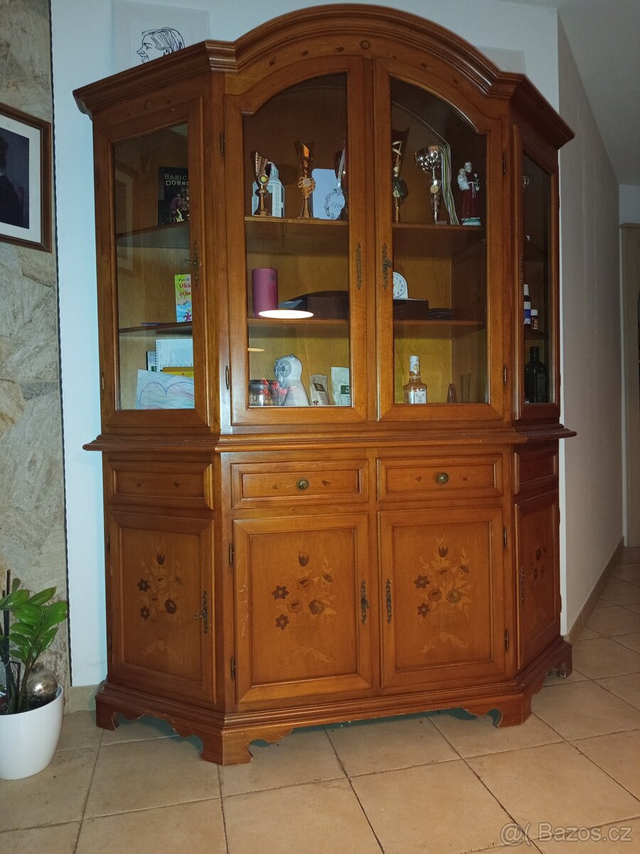 Starožitný přibornik,komoda,skleník