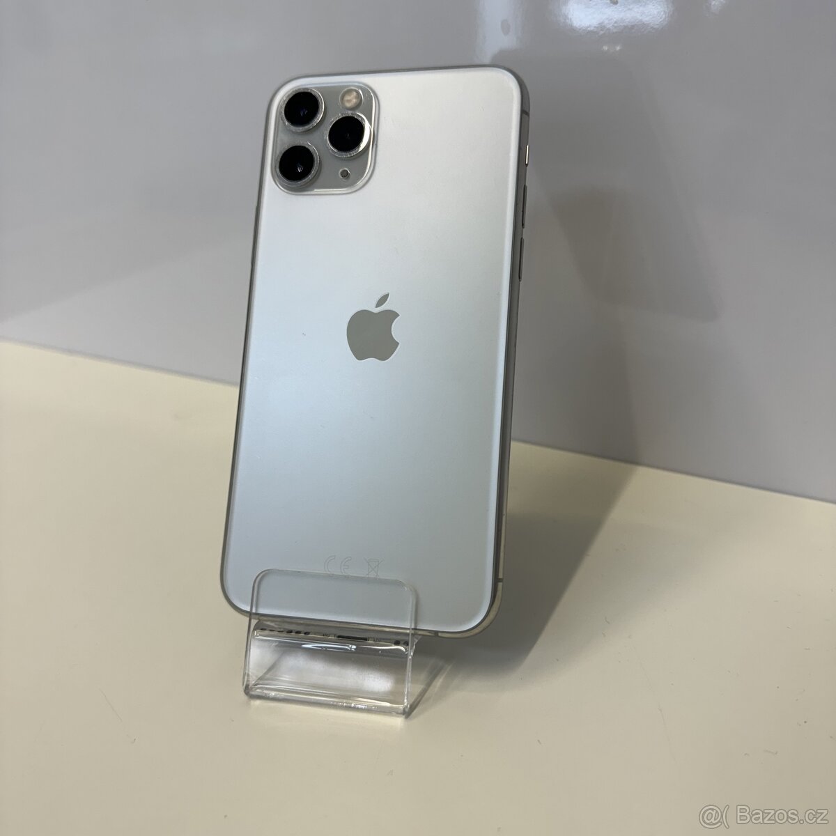 iPhone 11 pro 64GB, white (rok záruka)