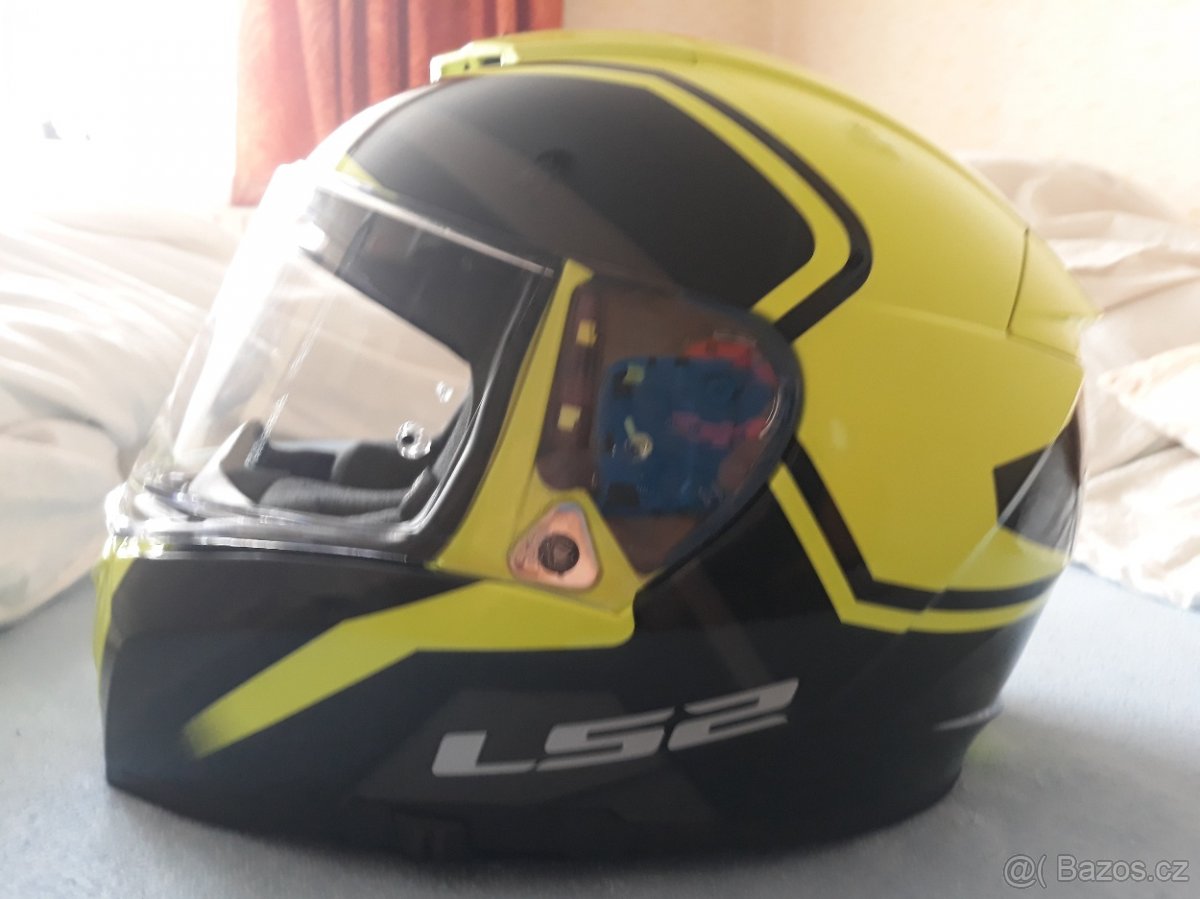 Motorkářská helma LS2