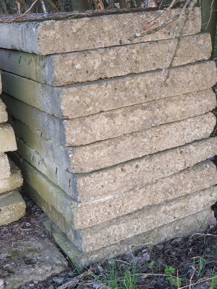 Silniční panely 300x100x14 cm