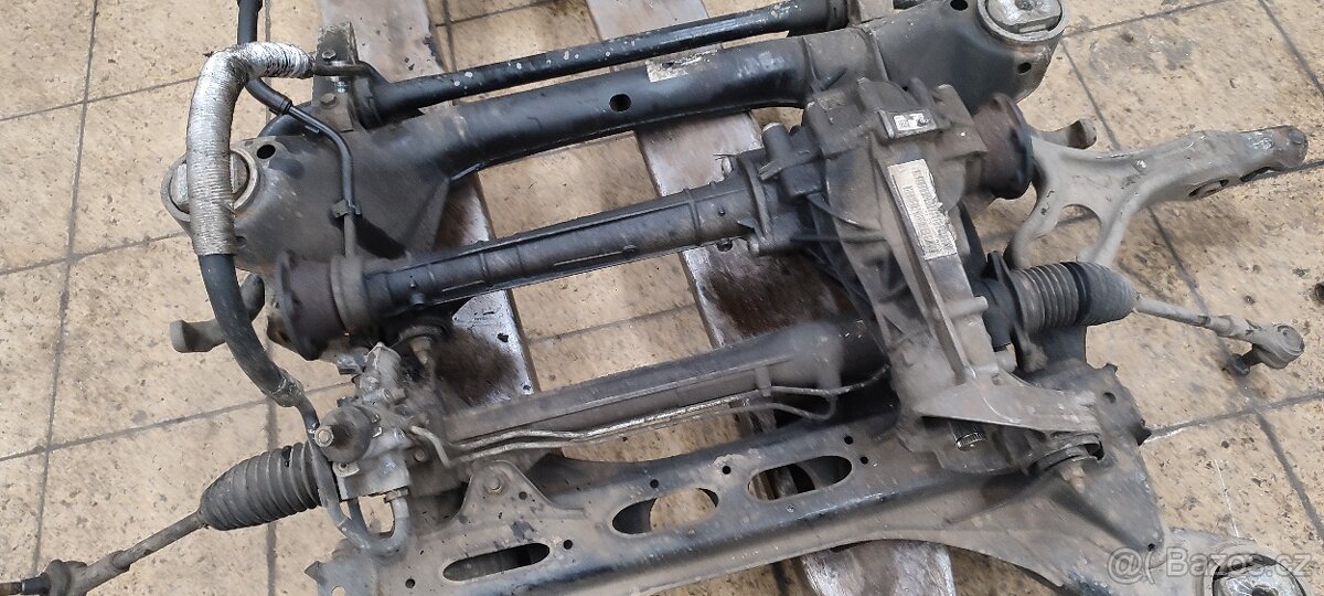 Přední napravnice s tyčí stabilizátoru Touareg 7p