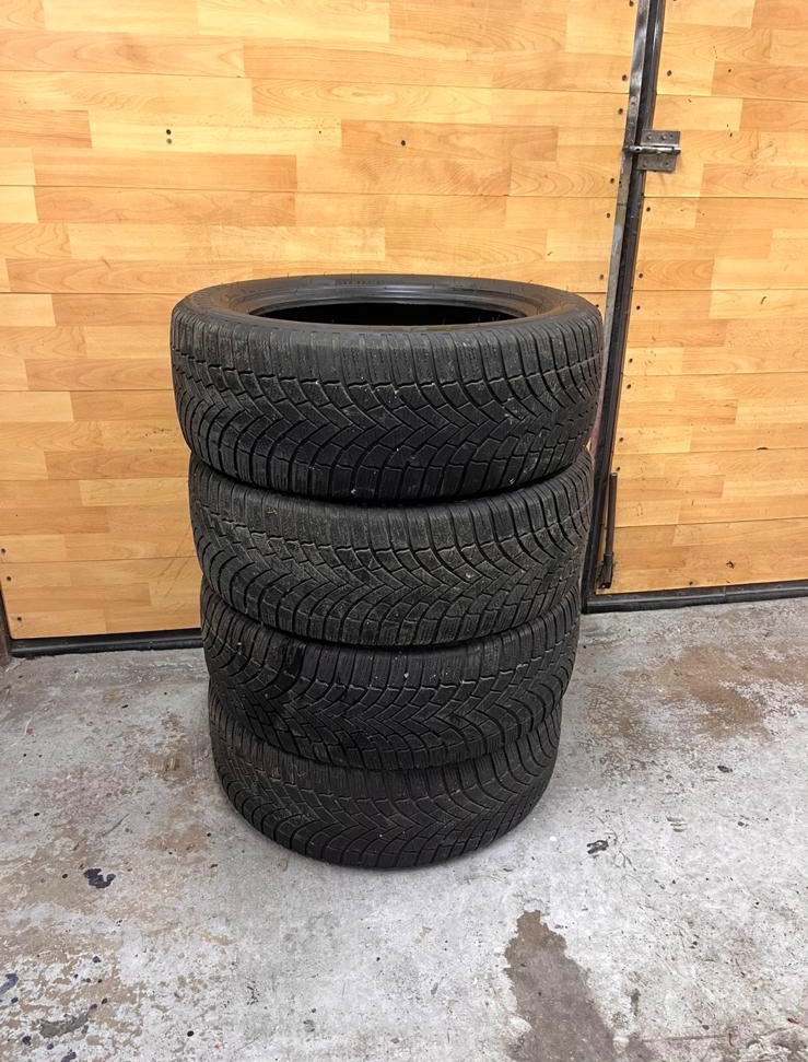 Zimní pneu 235/55/18