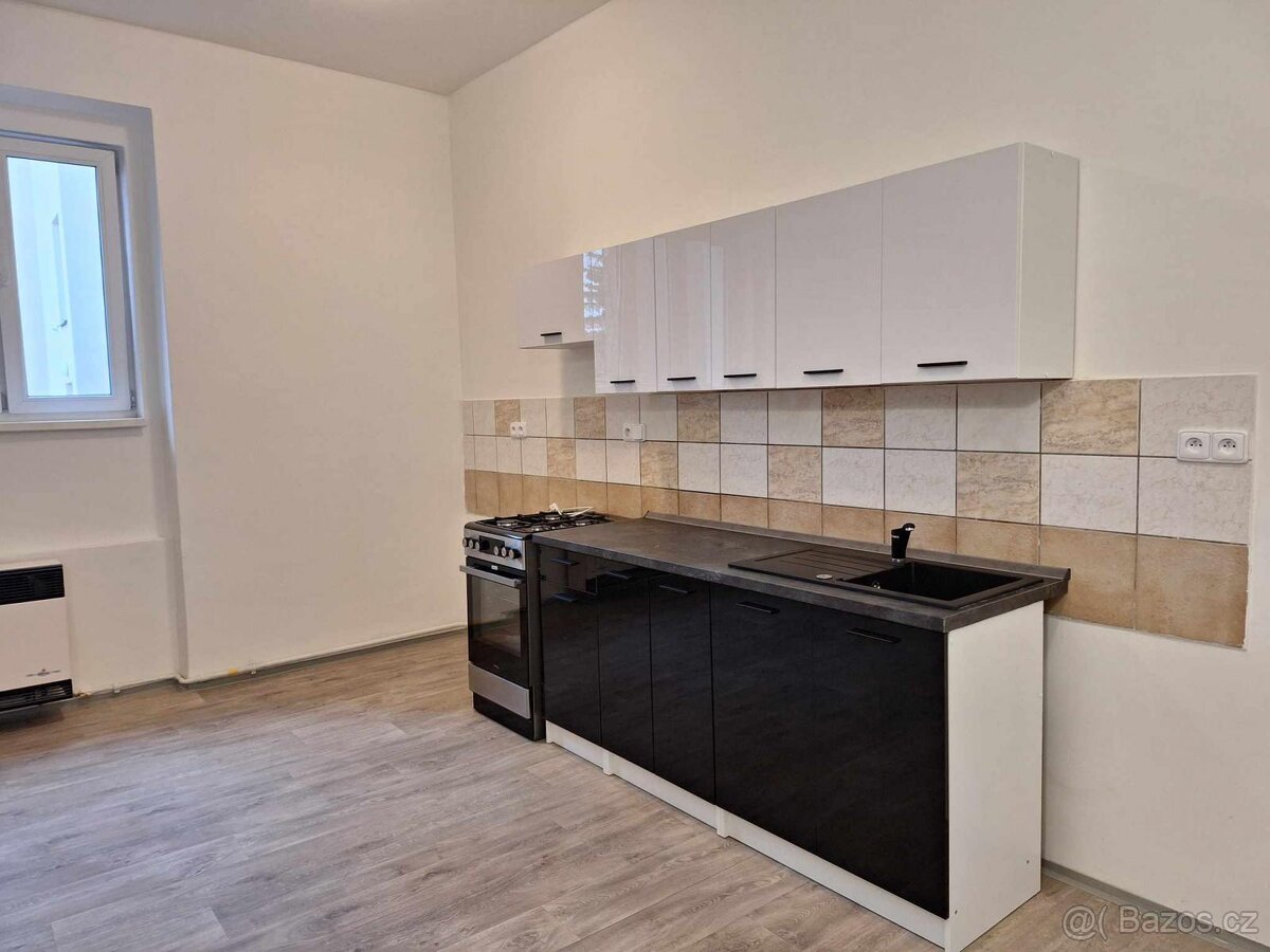 Podnájem bytu, 2+1, 82 m2, K Blahobytu, Pardubice