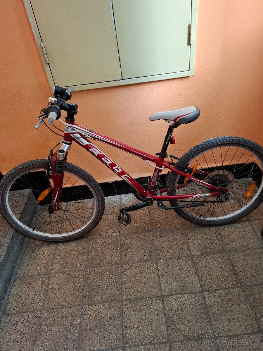 Dětské kolo Felt vel. 24