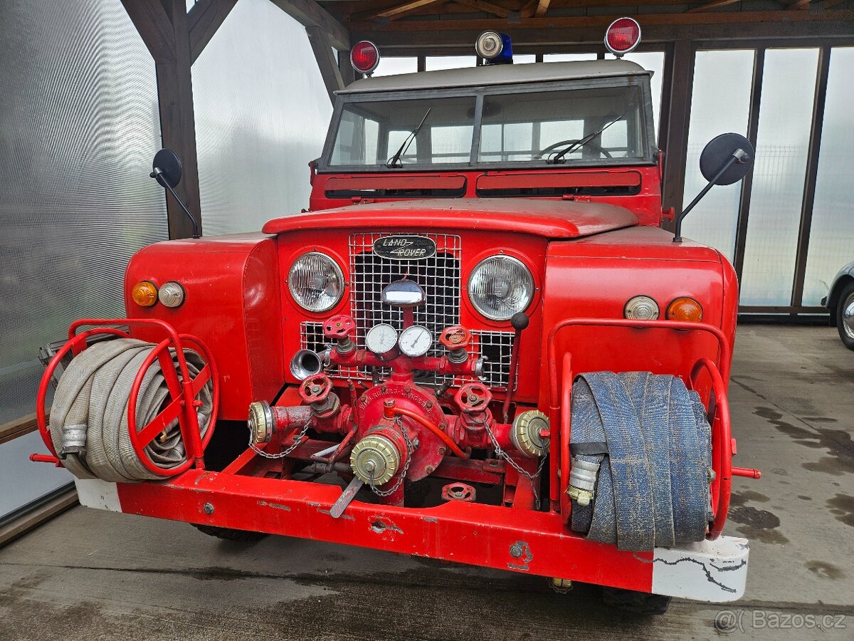 Land Rover 109 long požiarny special