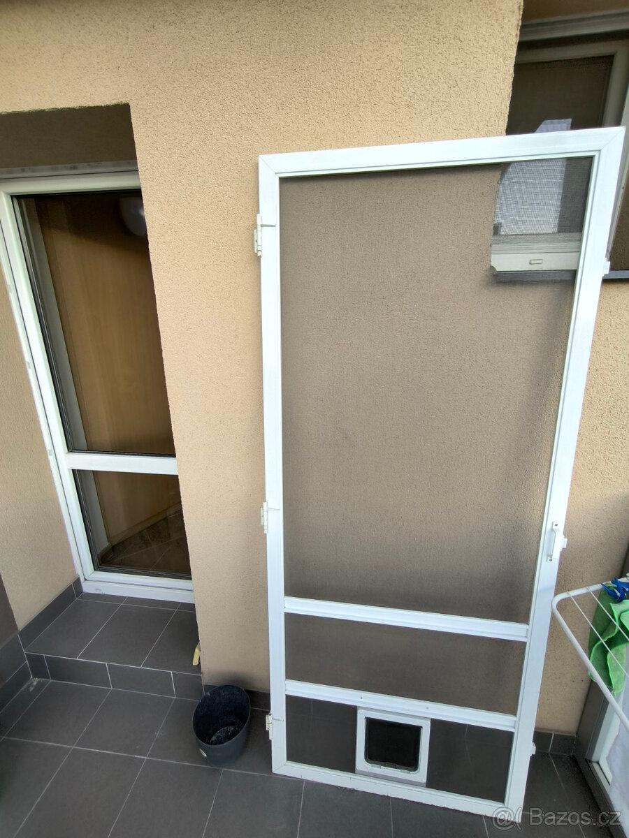 Síť proti hmyzu na balkónové dveře - pantové