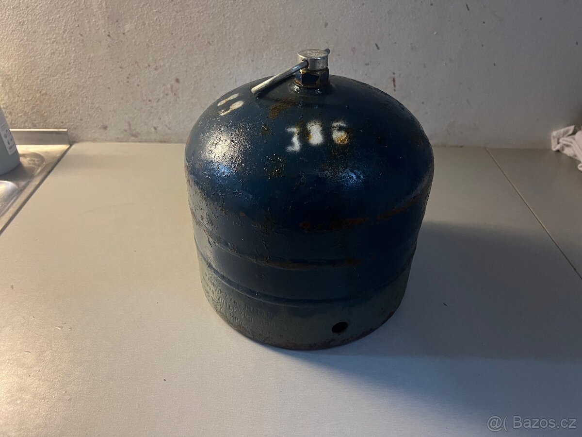 Plynová bomba 2kg, prázdná, cena 200Kč.