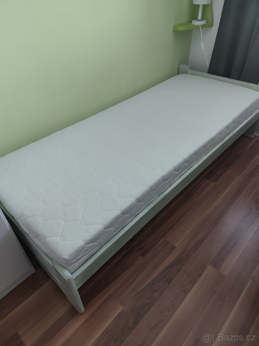 Dětská postel masiv (80x200), včetně roštu a matrace