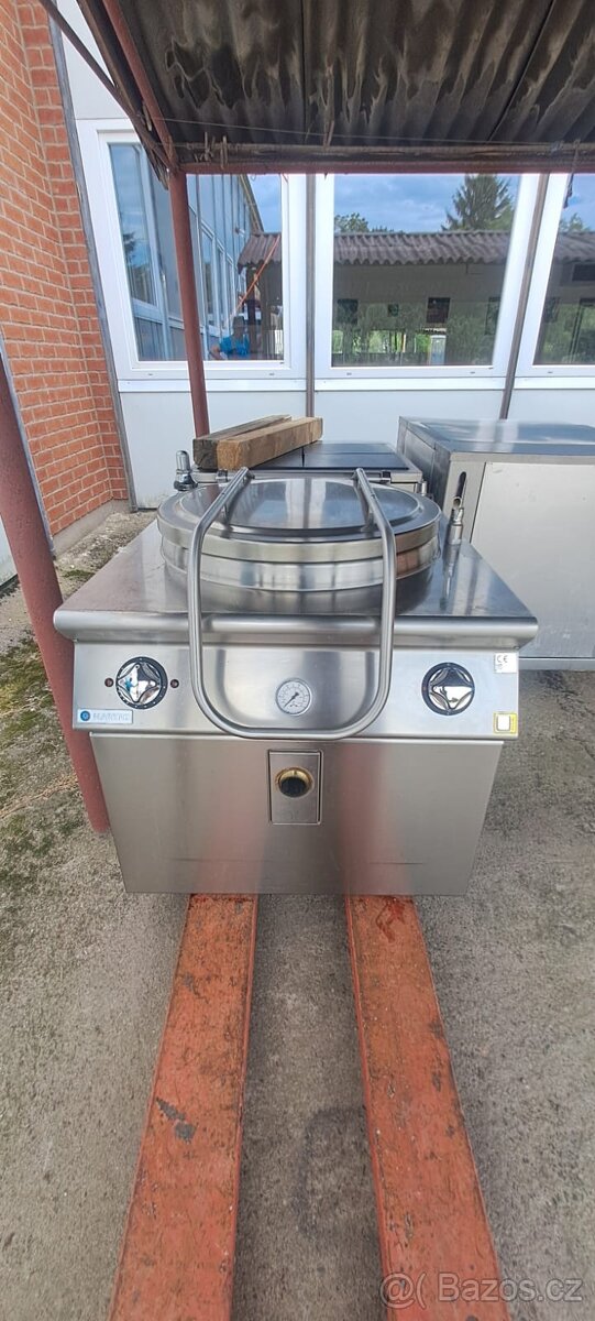 vybavení kuchyně, myčky, výklopná pánev, hrnec, sporák