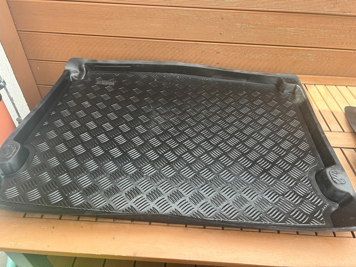 REZAW-PLAST Gumová vana do kufru Škoda Karoq